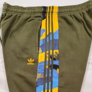 Adidas Originals Track Pants – Size 2XL